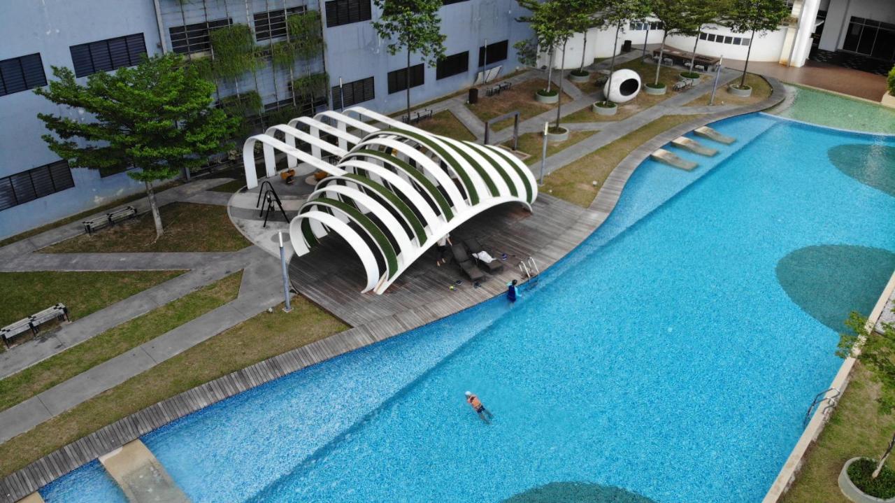 No.5 The Mint @ Puchong Center Near Ioi Mall Exterior photo